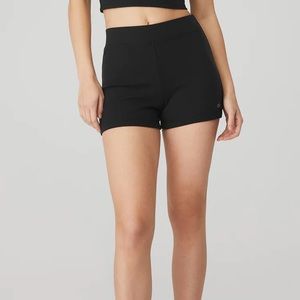 NWT Alo hot short black size S